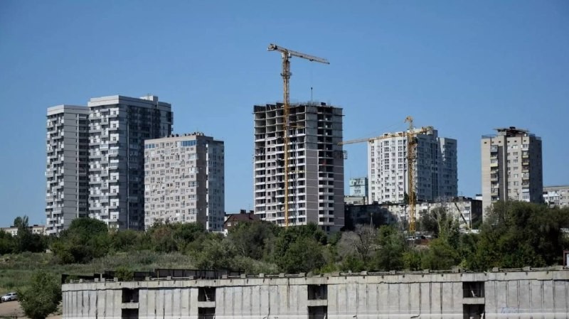 В среднем по стране однокомнатное жилье в новостройках стало доступнее за месяц на 0,6%.