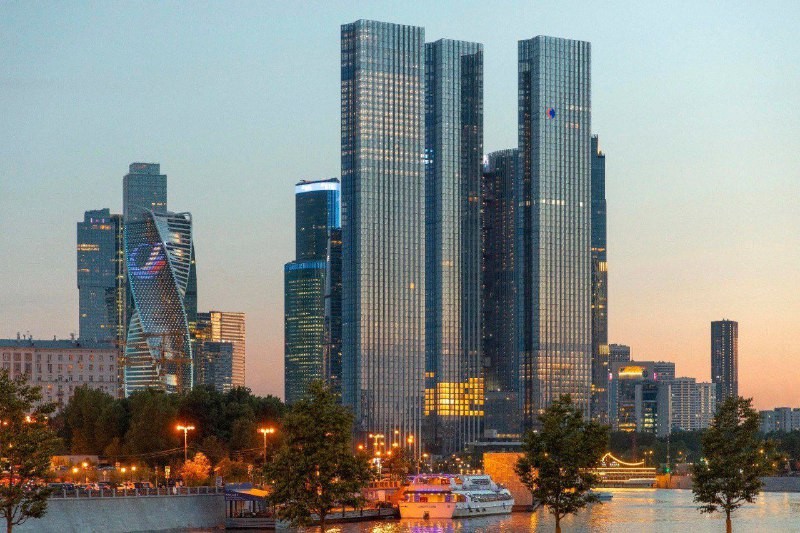Комплекс Capital Towers строился компанией Capital Group в партнерстве с «Совкомбанком» и «Уралхимом».