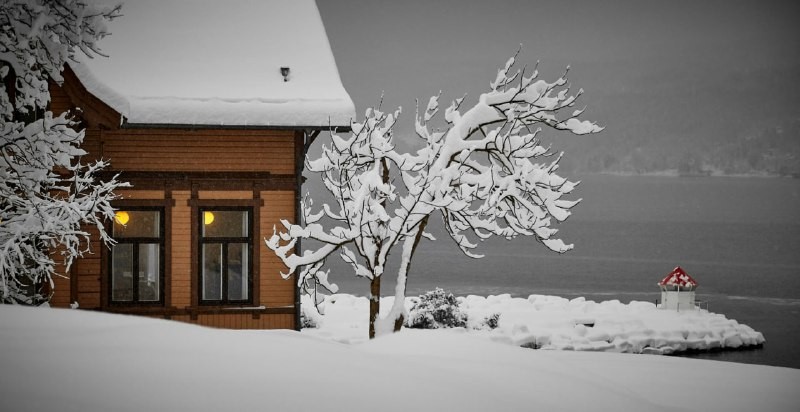 🏠 По итогам IV квартала 2023 спрос на загородную недвижимость в России снизился на четверть.