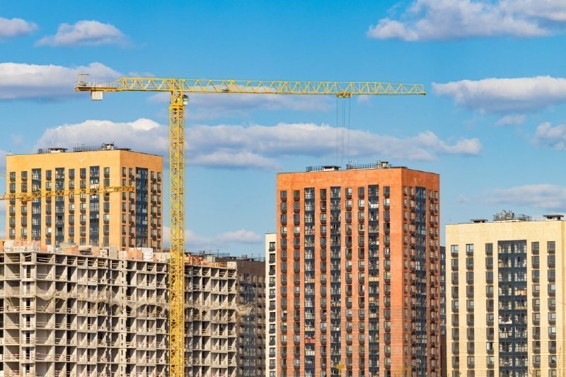 🏙 В феврале 2024 года в Санкт-Петербурге введено в эксплуатацию только 237,7 тыс. кв. метров жилой недвижимости.