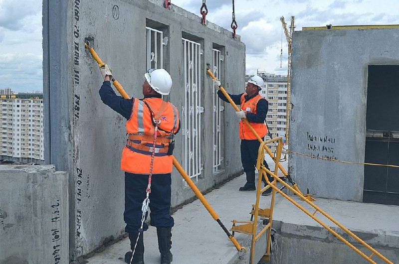 🏗 Рассказали, какие профессии в строительной отрасли показали самый высокий рост зарплат.