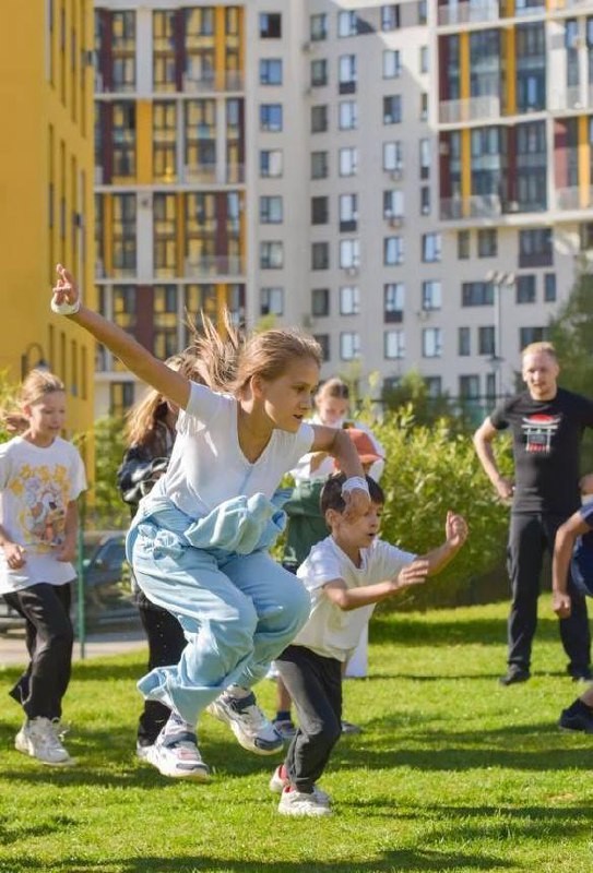 ✔️  🍃 В прошлые выходные в квартале «Новая звезда», который находится в Коммунарке, КРОСТ открыл новый парк.