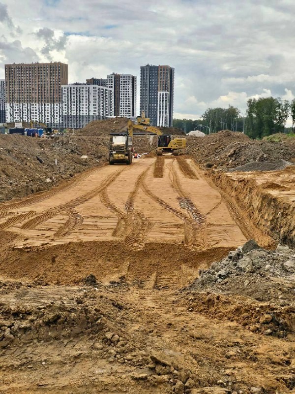 В Московском строится участок дороги между микрорайонами Град Московский и Первый Московский город-парк.