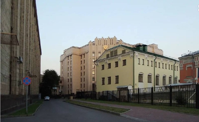 Особняк Смоленской-Сенной площади и участок под ним на 0,4 га хотят вернуть в госсобственность.
