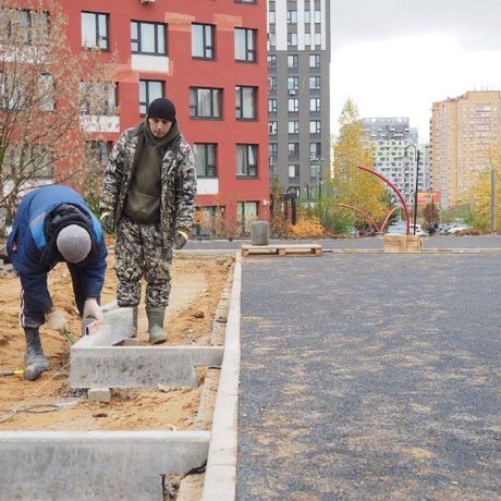 В Коммунарке продолжается строительство детского сада.