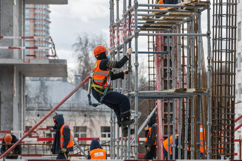 👷🏼‍♂️ Дефицит рабочей силы в строительстве доходит до 3 млн единиц — НИУ МГСУ.